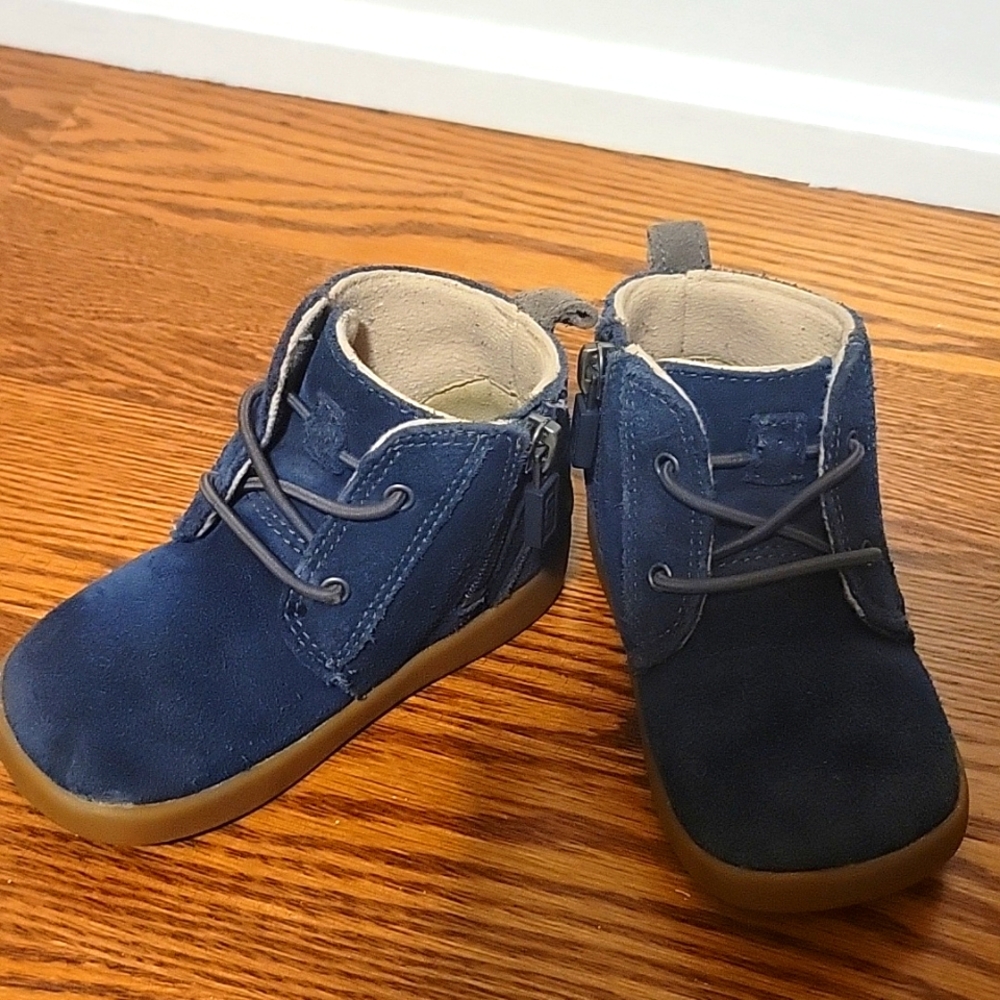 Toddler baby shoes UGG sz 20.5